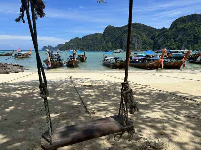 Izeni Travel